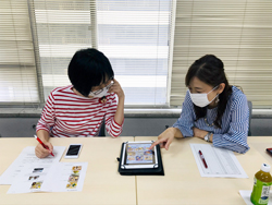 山本理江さんとべじこさんの審査風景の写真